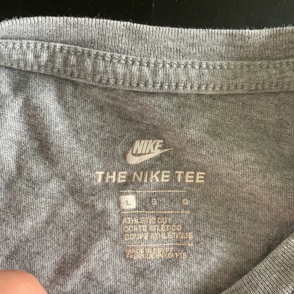 Nike Gray Athletic T-Shirt Youth Large - Picture 2 of 3